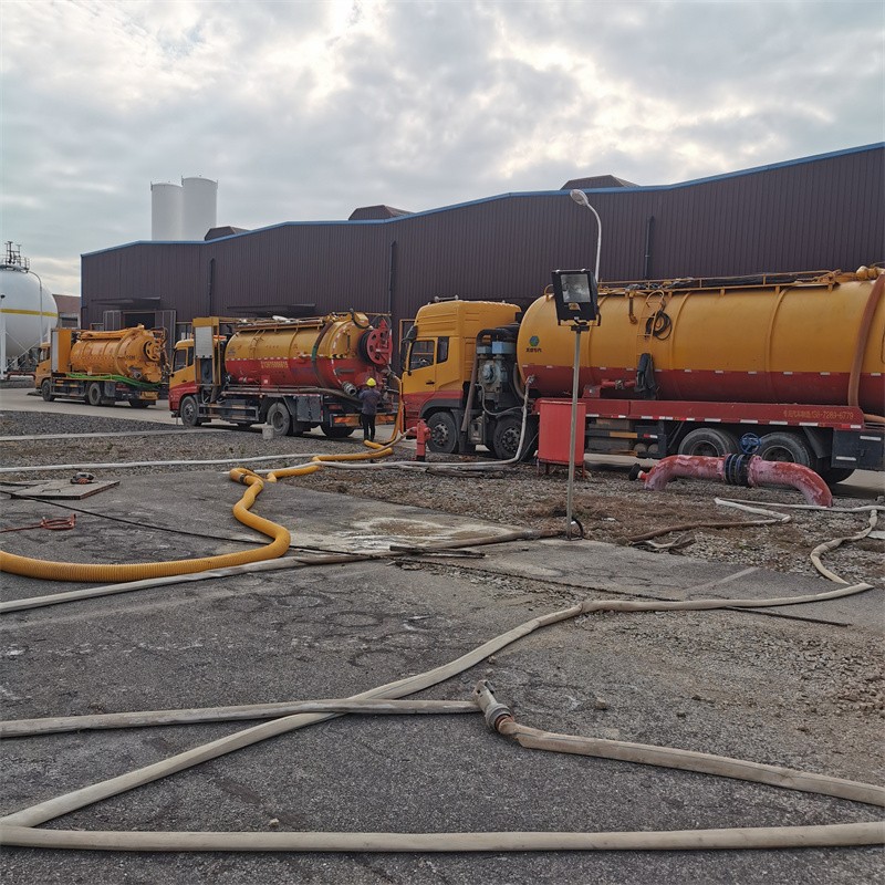 夹江污水池清理